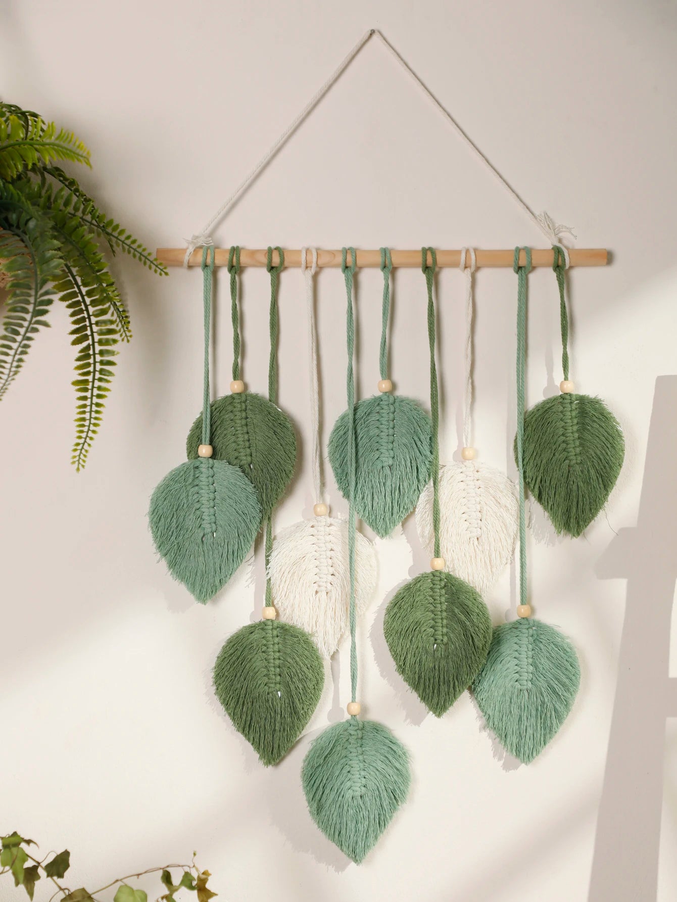 TAPIZ DE MACRAMÉ HOJA